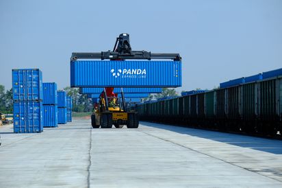 Услуги перевозки наземным транспортом